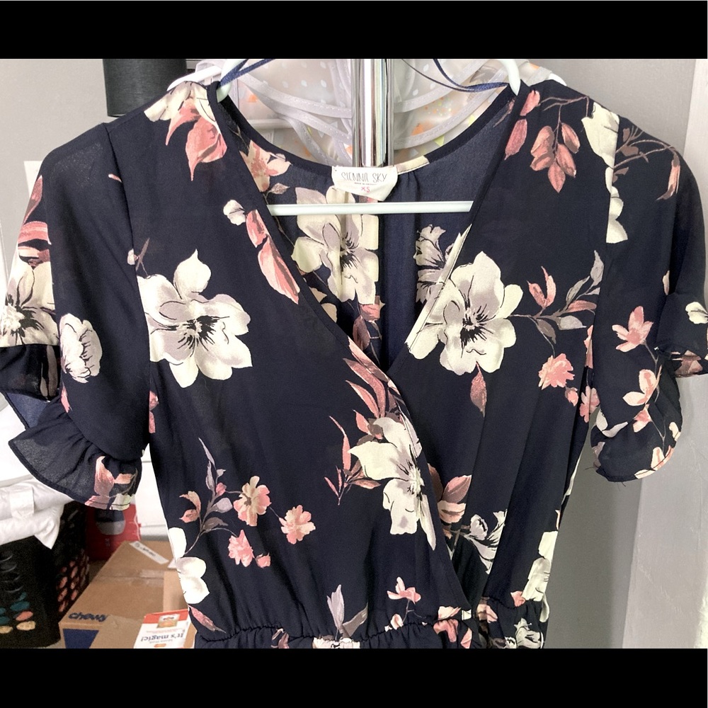 XS Sienna sky navy blue/pink/white flowered dress